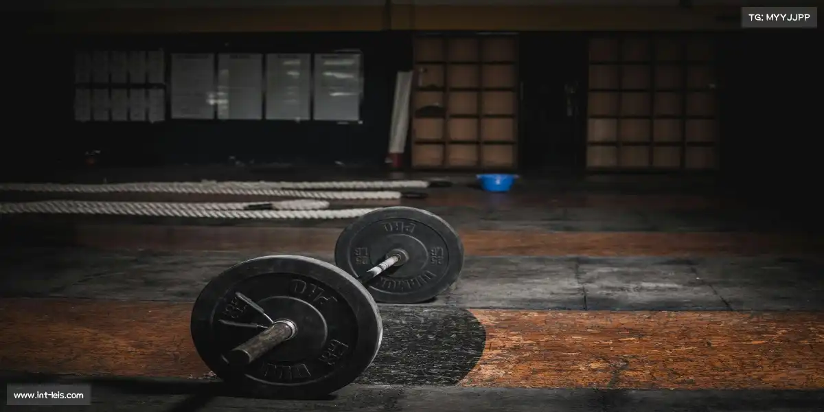 雷速体育官网——🍗跆拳道场，腿如霹雳！